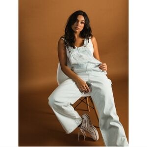 Levi carpenter light wash overalls size S